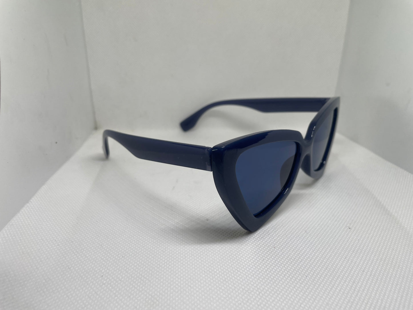 Geometric shaped sunglasses