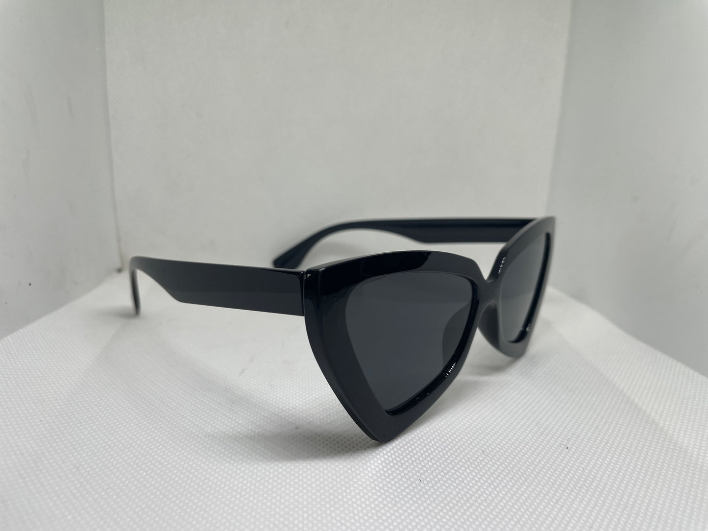 Geometric shaped sunglasses